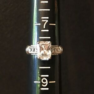 Costume Jewelry Ring Size 8